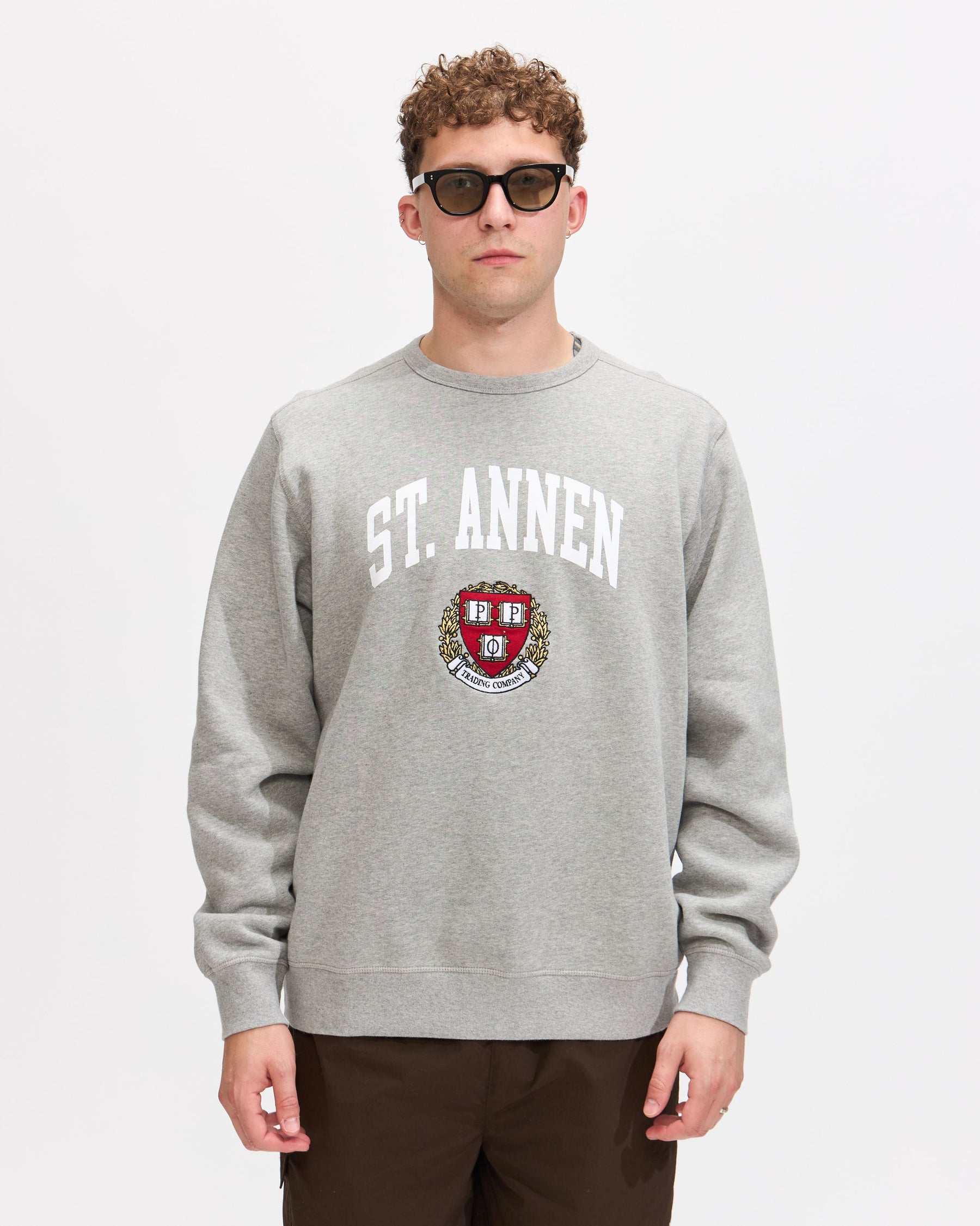 St Annen Crest Crewneck in Heather Grey