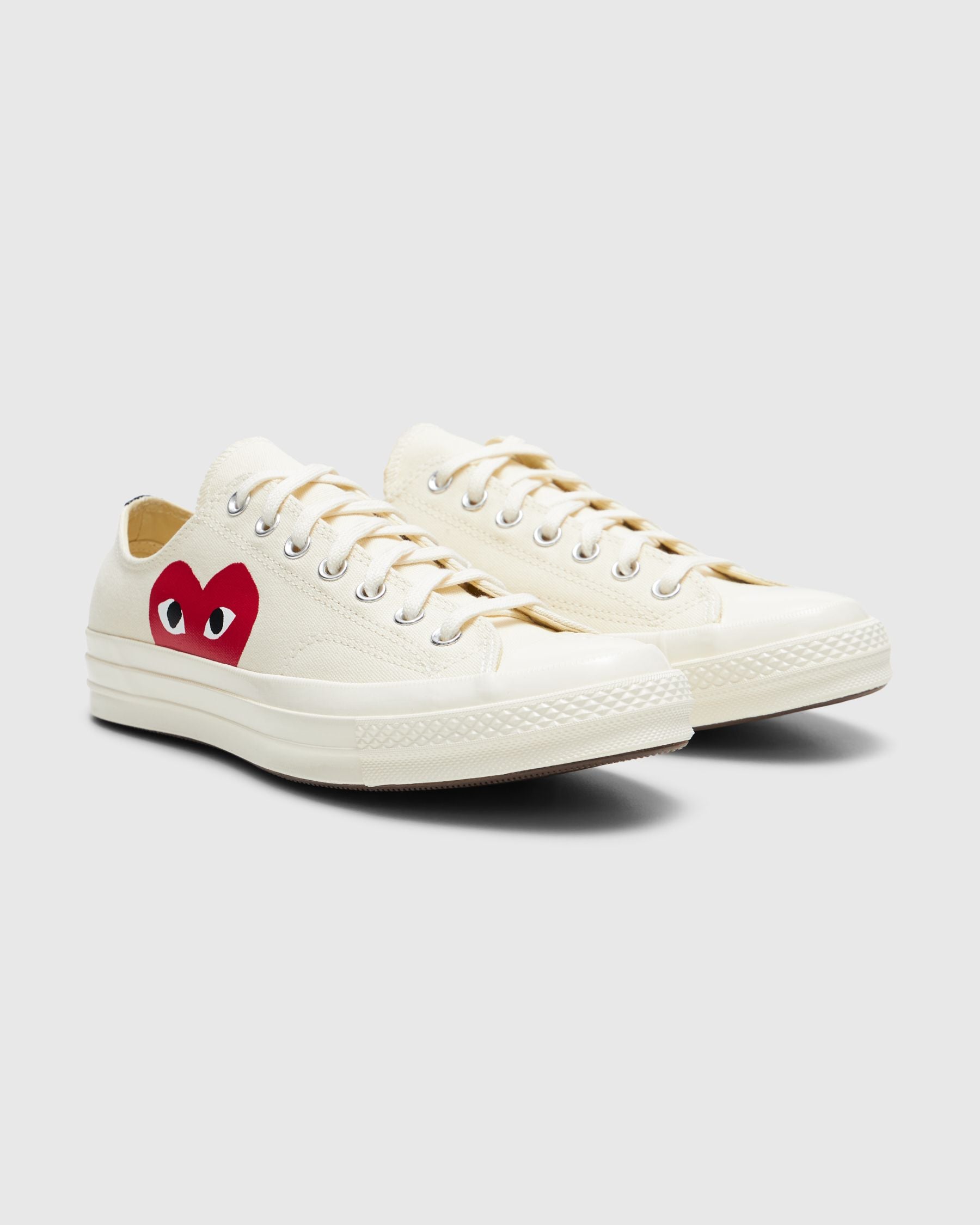 Red Heart Chuck Taylor All Star '70 Low in White