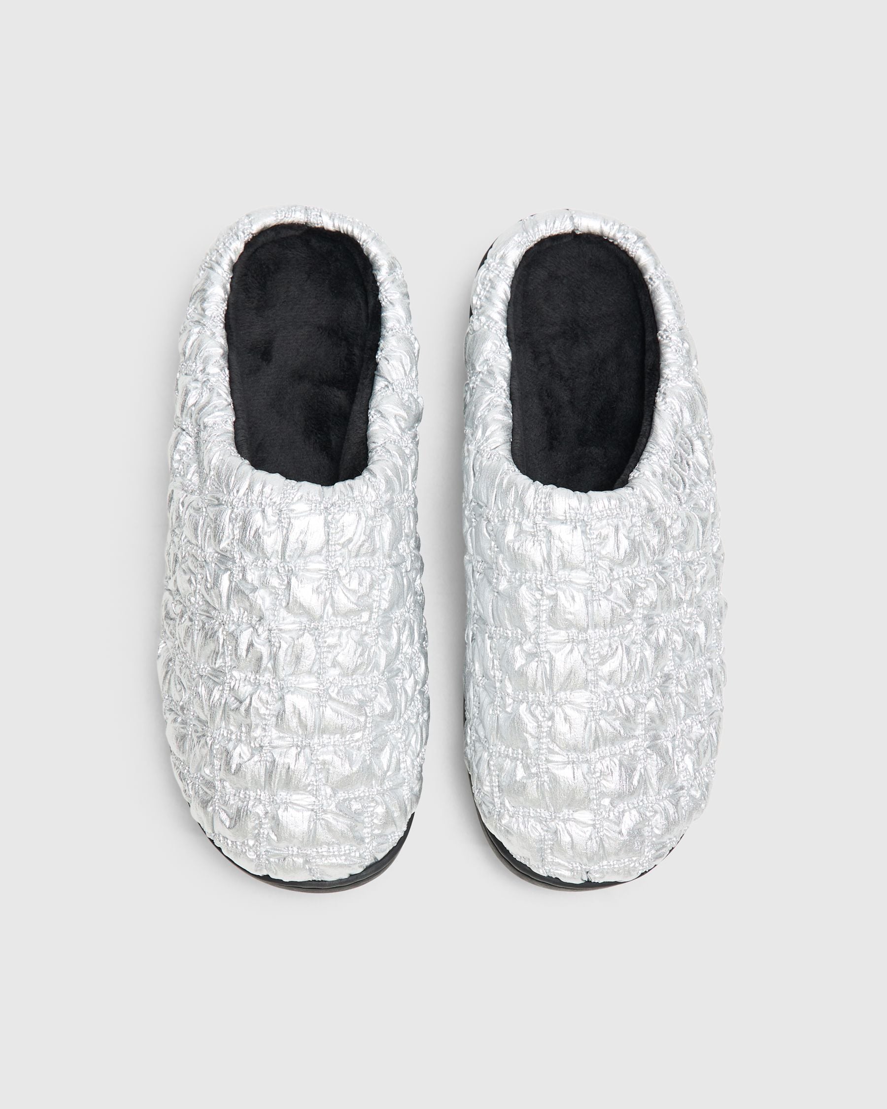 Subu Slippers in Bumpy Silver