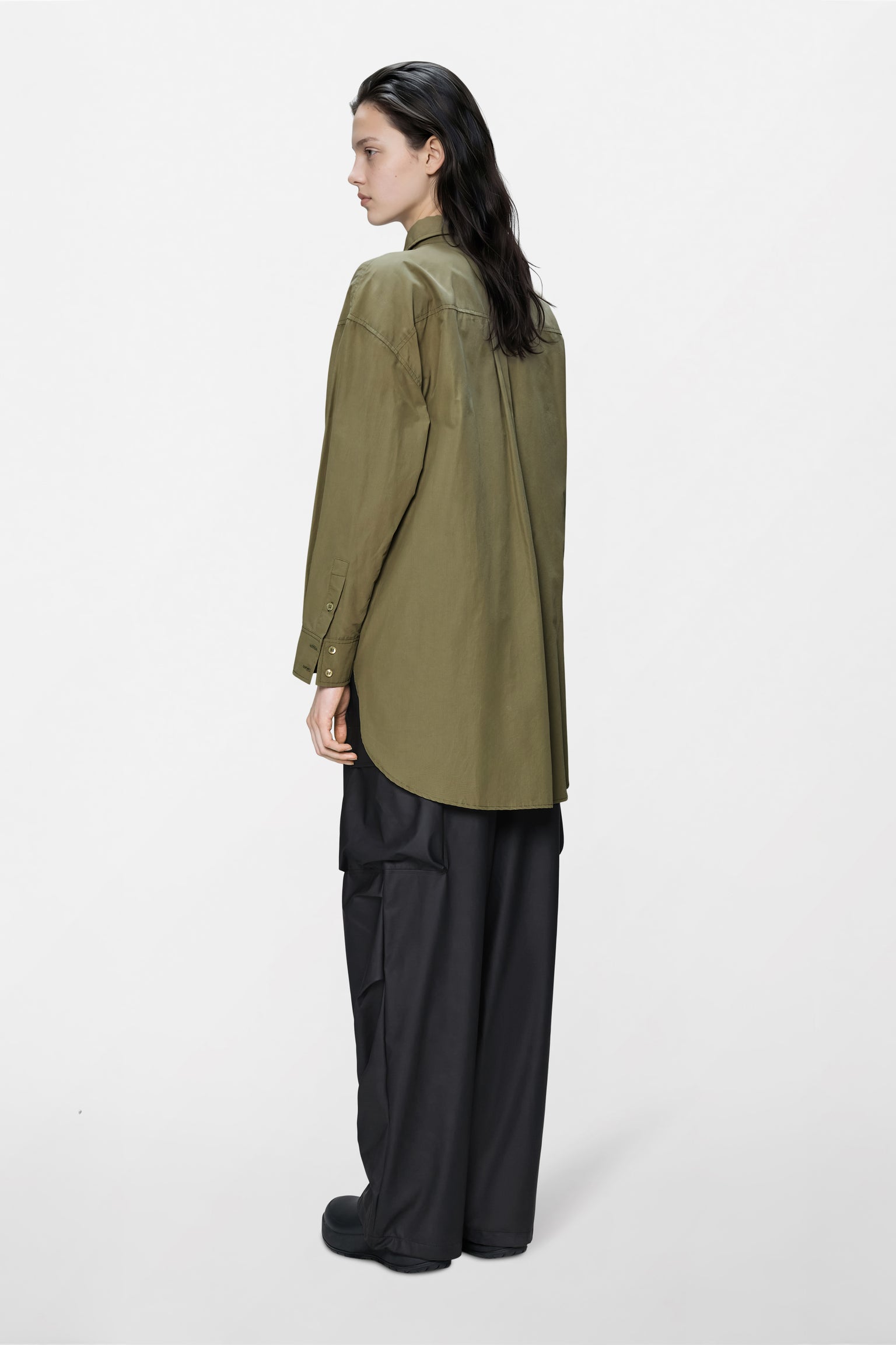 Light Woven Long Sleeve W Shirt in Moss