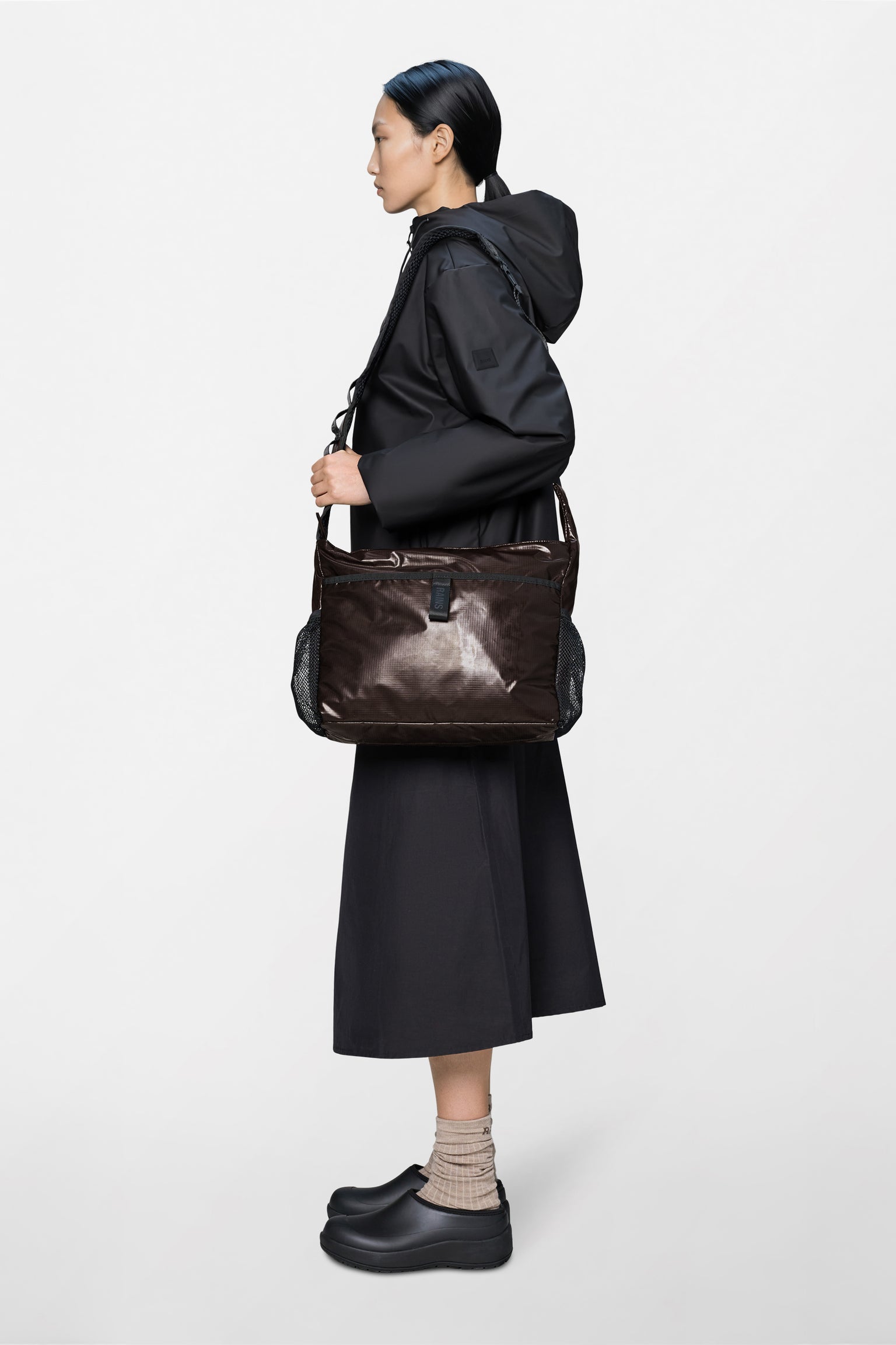 Sibu Messenger Bag in Bark