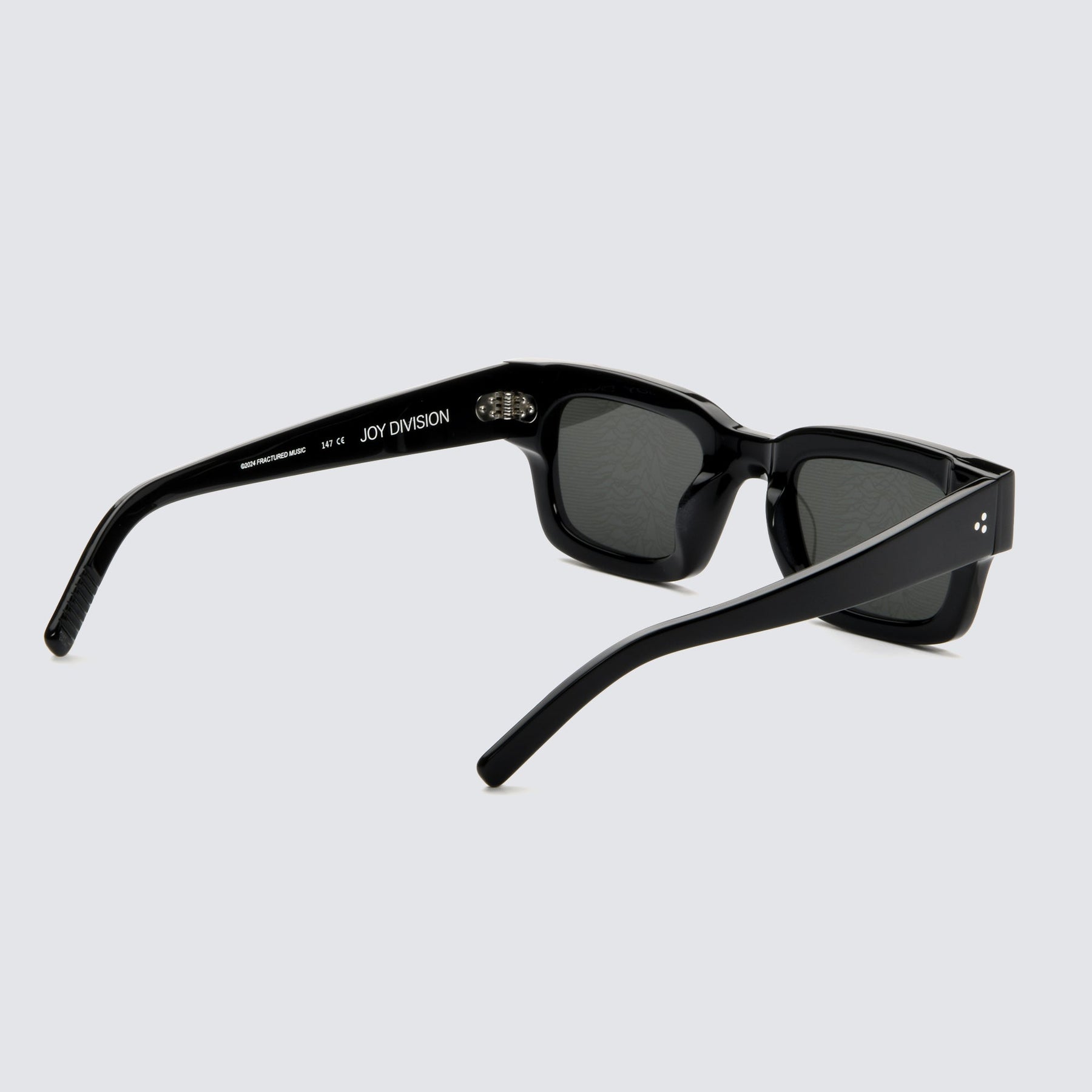 Akila Sunglasses - Aries in Black