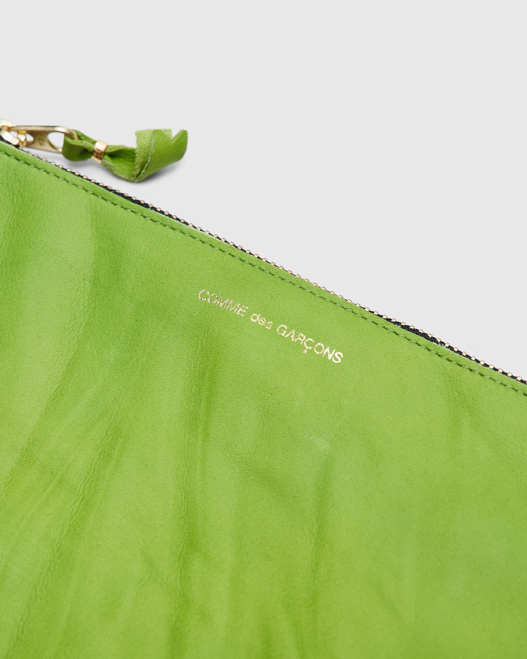 Washed Zip Pouch in Green