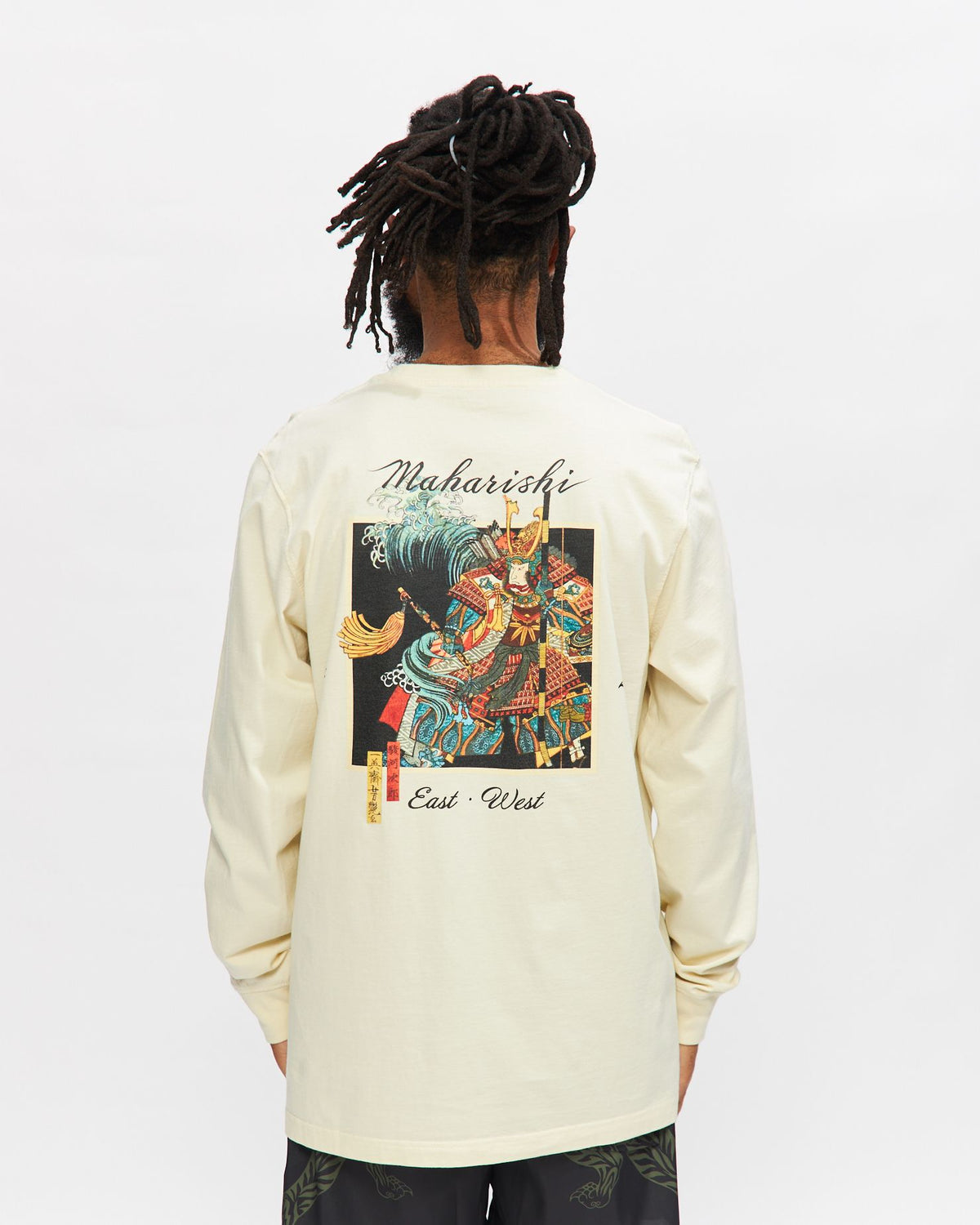 1032 Samurai vs. Dragon L/S T-Shirt in Ecru